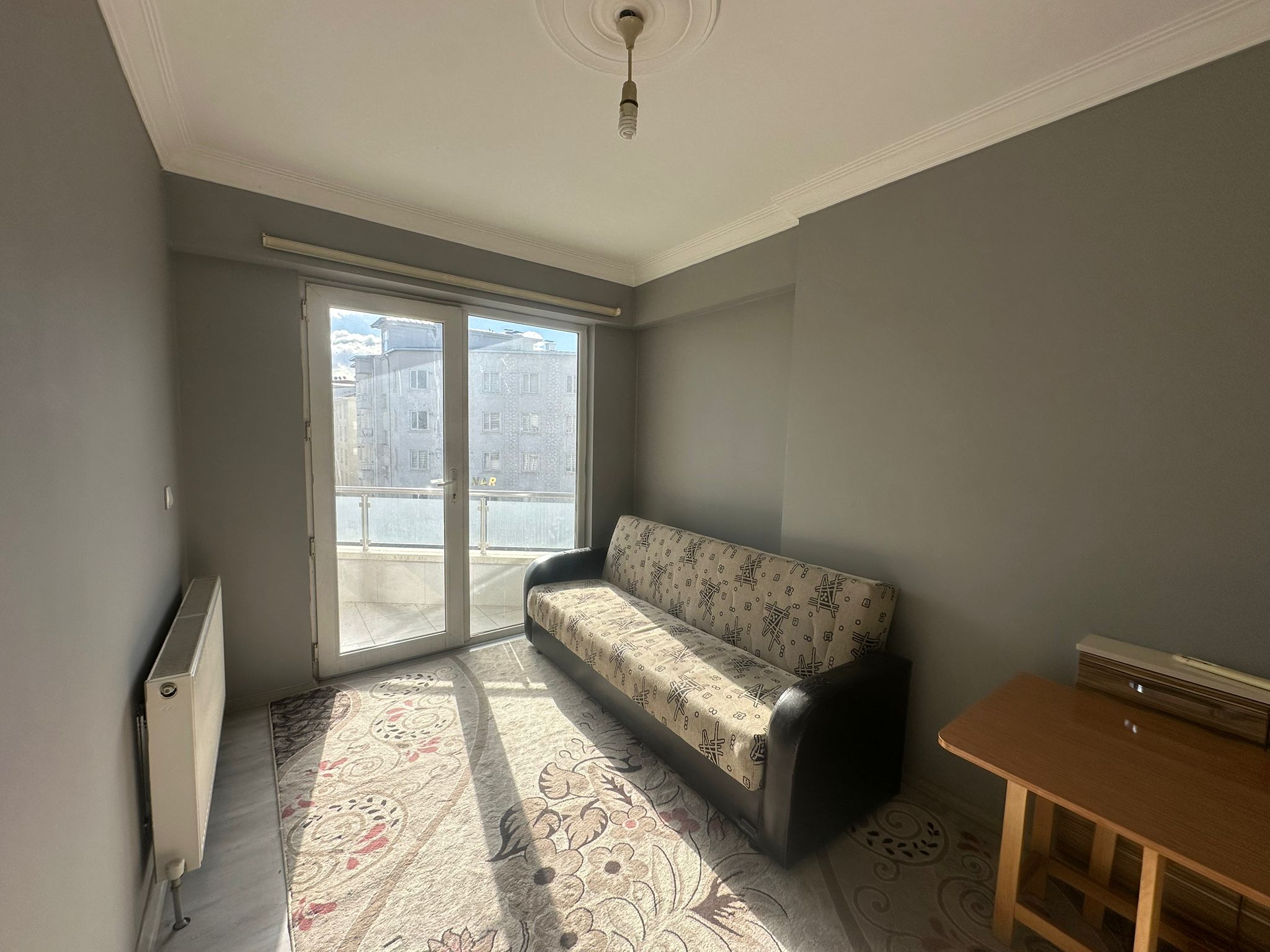 ERENLERDE 2+0 TEMİZ KİRALIK DAİRE 