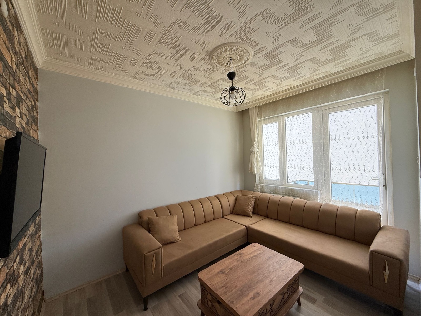 ERENLERDE MERKEZİ KONUMDA UYGUN FİYATLI 2+0 SATILIK DAİRE