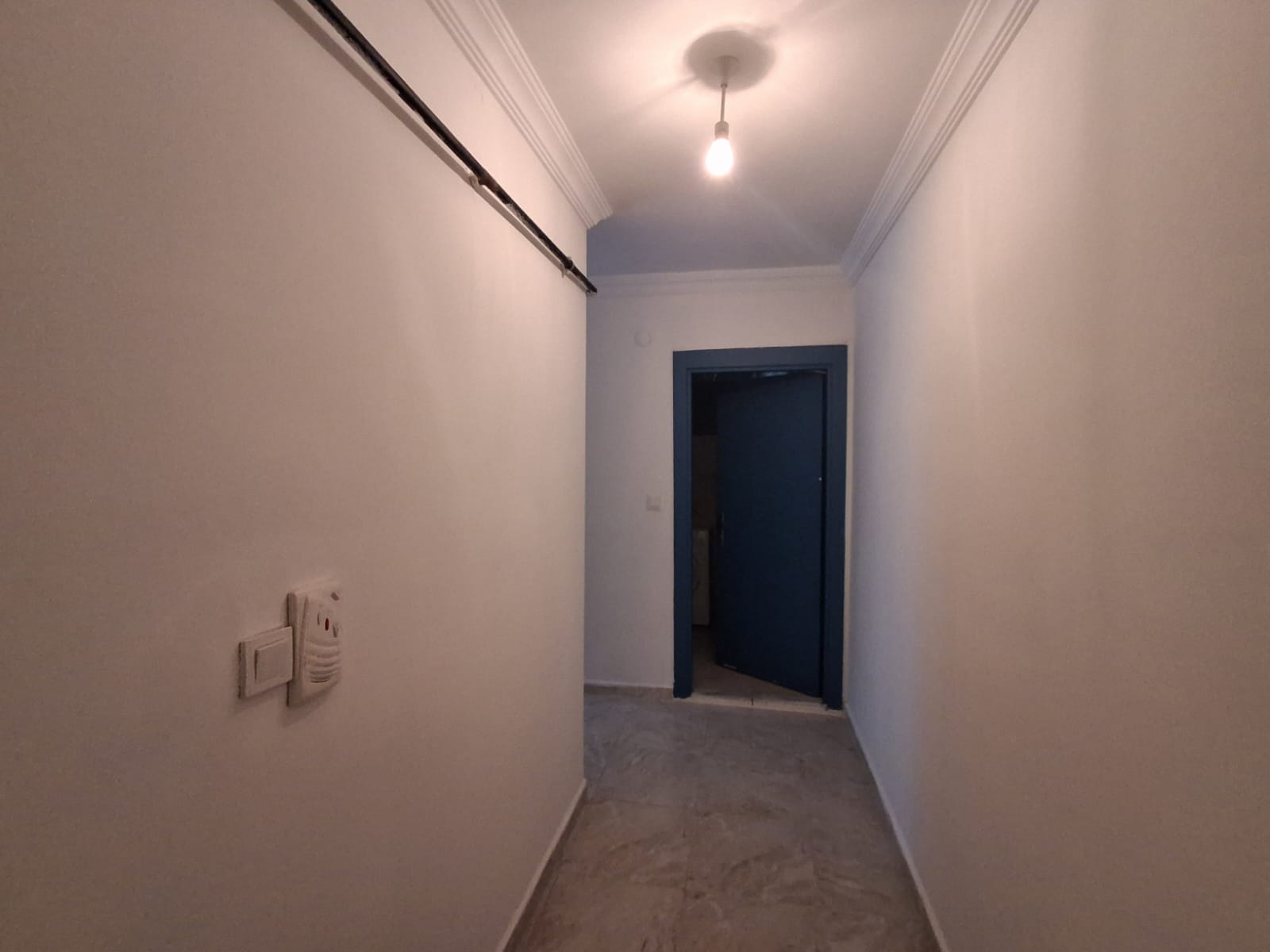 ERENLERDE MERKEZİ KONUMDA 2+0 KİRALIK DAİRE