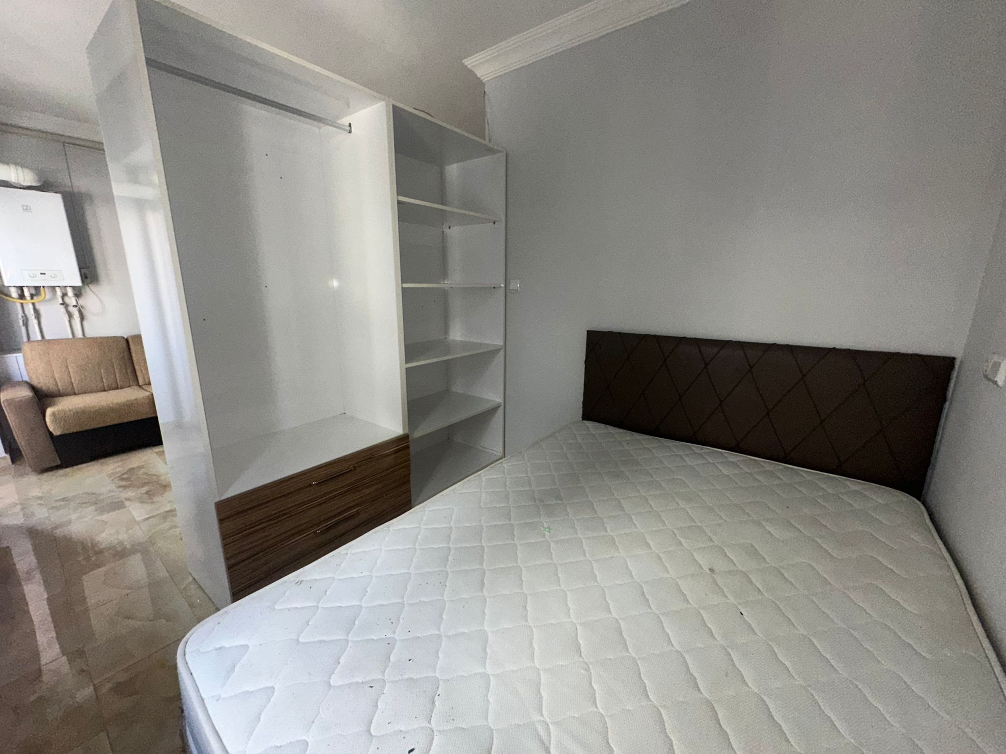 ERENLERDE MERKEZİ KONUMDA 1+0 KİRALIK DAİRE