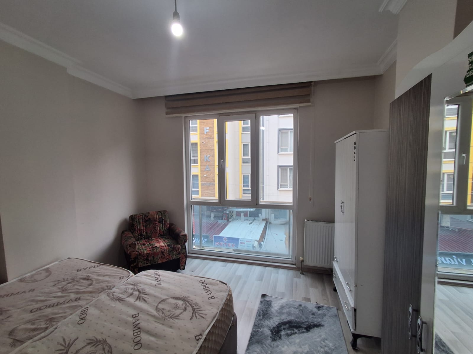 ERENLERDE 2+0 MERKEZİ KONUMDA TEMİZ KİRALIK DAİRE