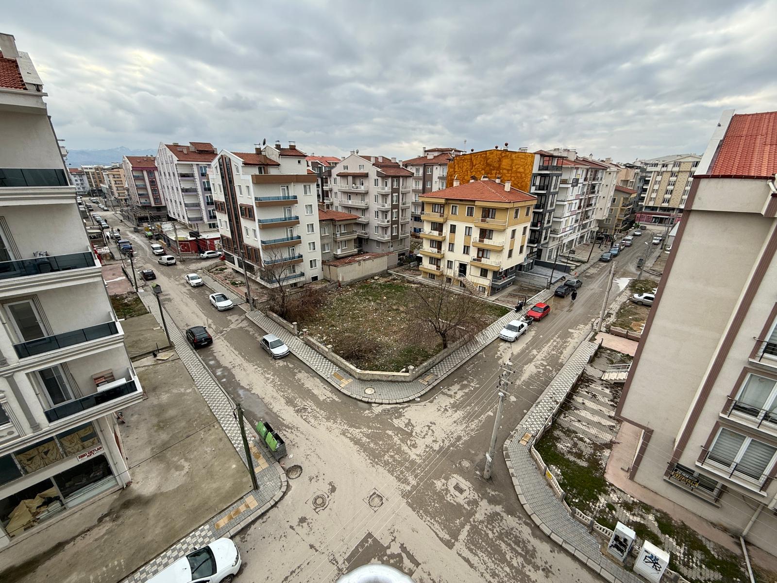 ERENLERDE 2+1 MERKEZİ KONUMDA TEMİZ KİRALIK DAİRE