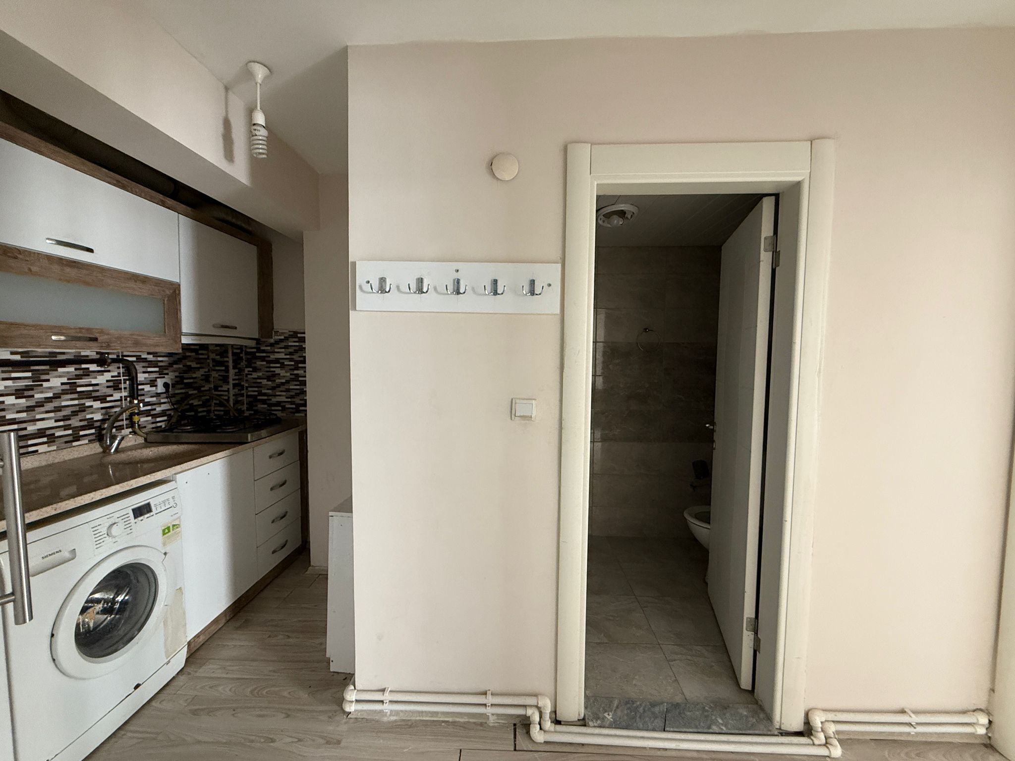 ERENLERDE MERKEZİ KONUMDA 2+1 GENİŞ KİRALIK DAİRE