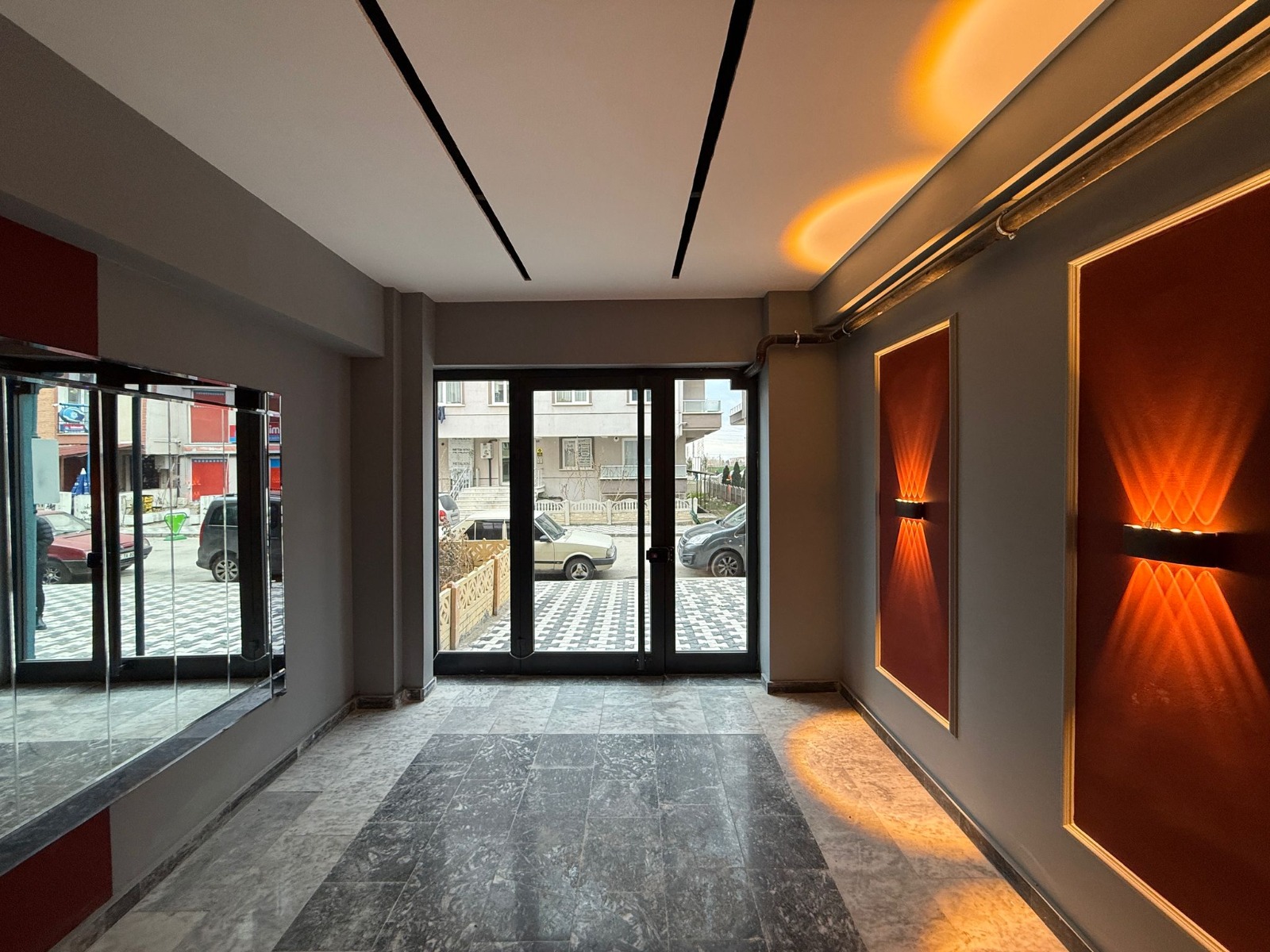 ERENLERDE YENİ YAPILI 2+0 LÜX SATILIK DAİRE