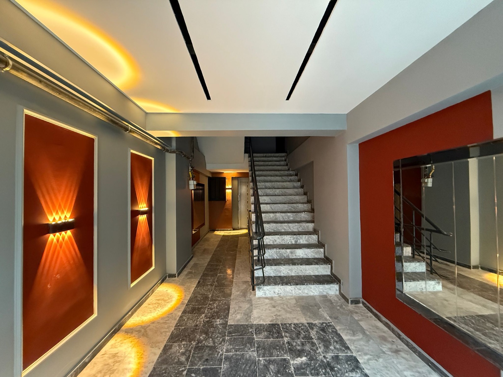 ERENLERDE YENİ YAPILI 2+0 LÜX SATILIK DAİRE