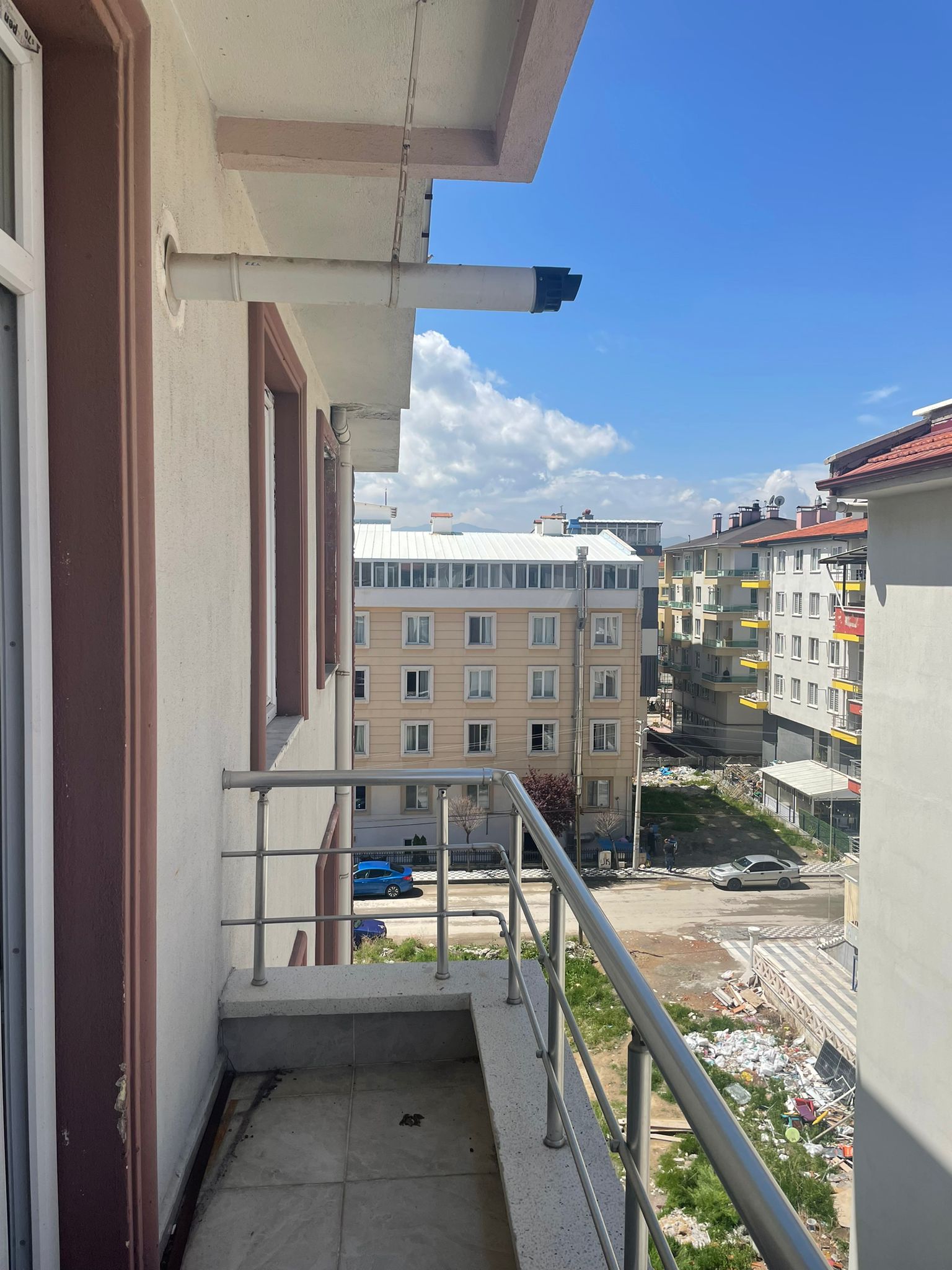 ERENLERDE 1+1 MERKEZİ KONUMDA KİRALIK DAİRE