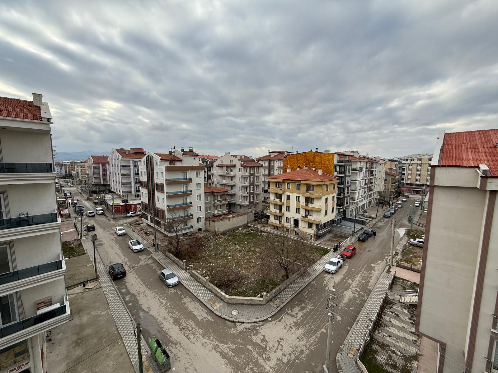 ERENLERDE 2+1 MERKEZİ KONUMDA TEMİZ KİRALIK DAİRE