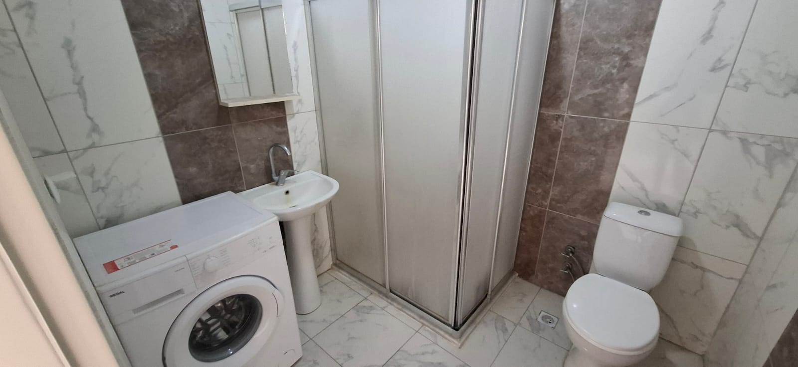 ERENLERDE VETERİNERLİK KARŞISINDA 2+0 TEMİZ KİRALIK DAİRE