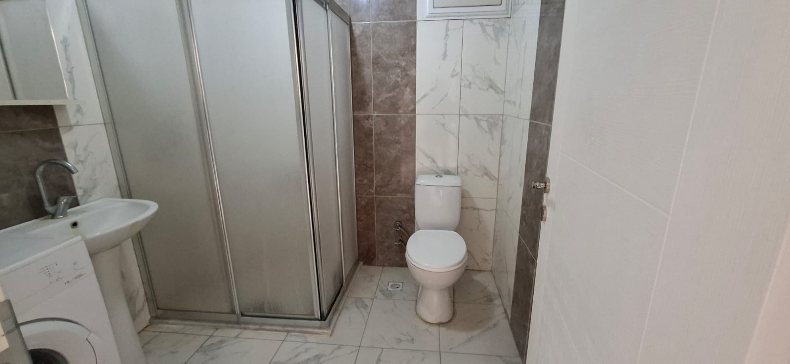 ERENLERDE VETERİNERLİK KARŞISINDA 2+0 TEMİZ KİRALIK DAİRE