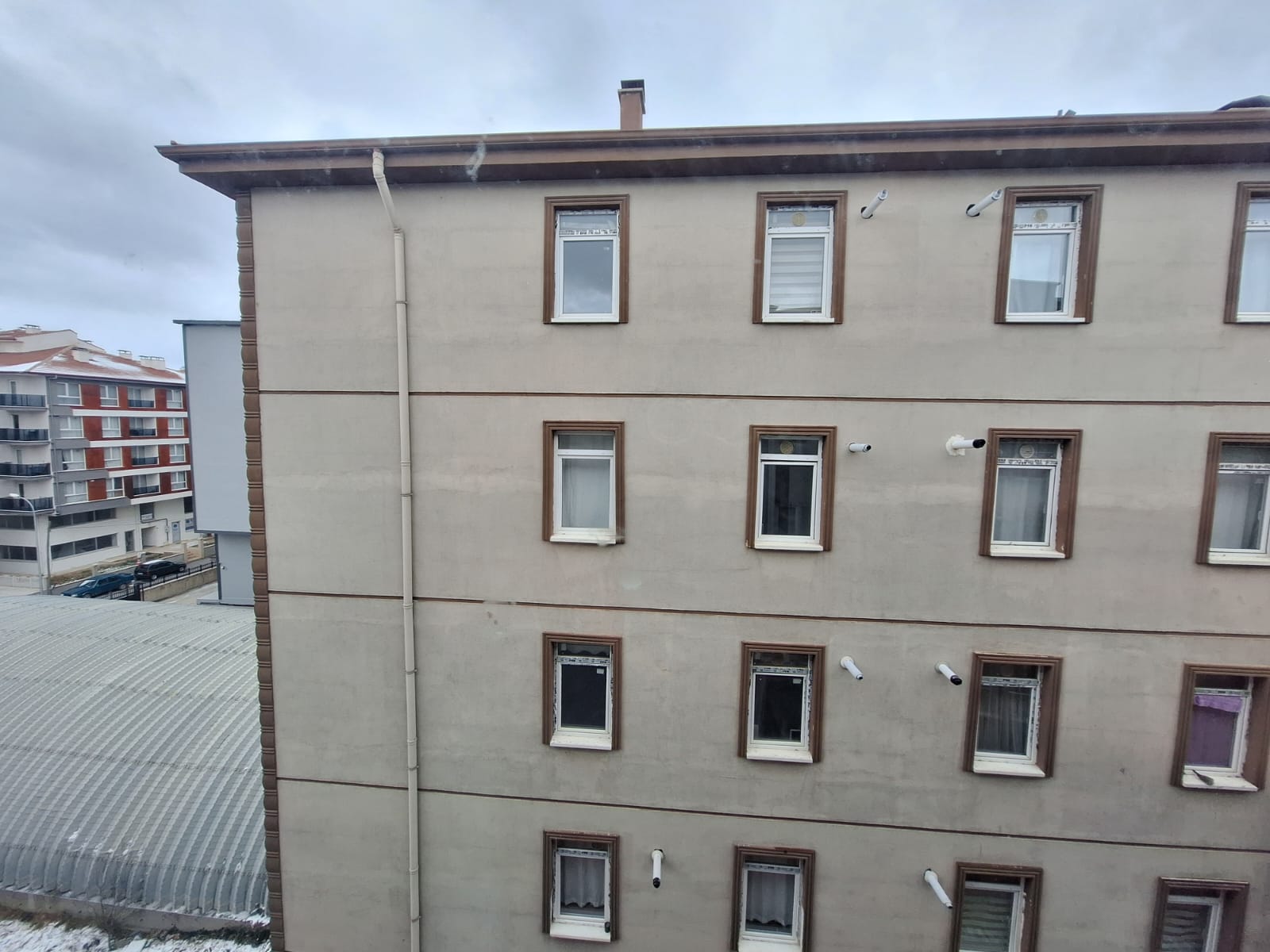 ERENLERDE 2+0 MERKEZİ KONUMDA SEVGİ YOLU ÜZERİNDE KİRALIK DAİRE