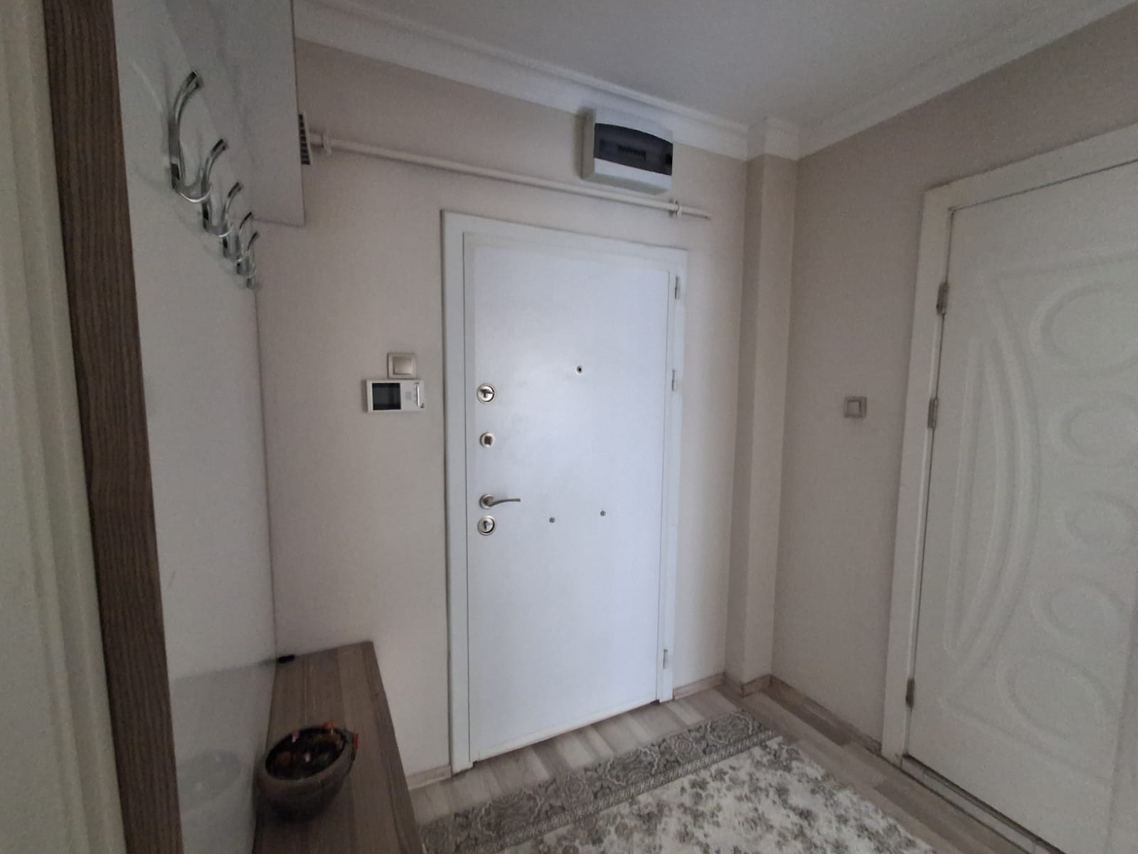 ERENLERDE 2+0 MERKEZİ KONUMDA TEMİZ KİRALIK DAİRE