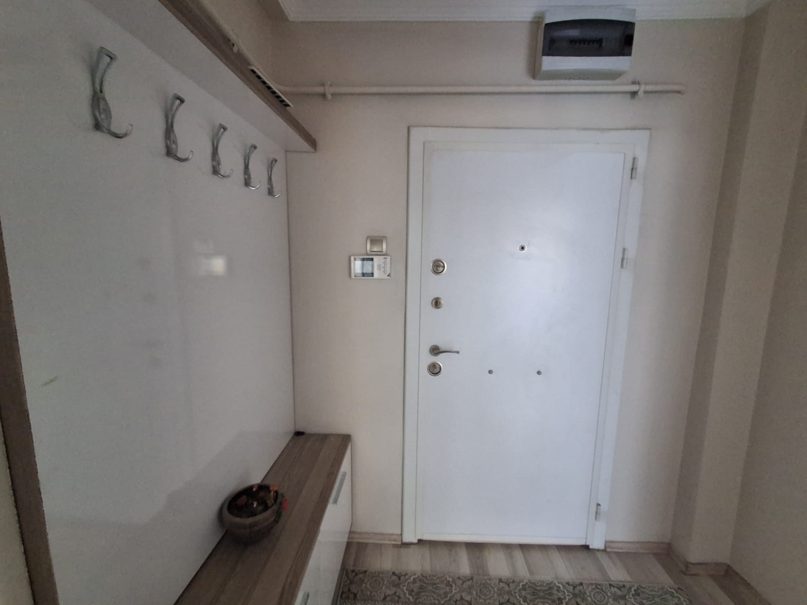 ERENLERDE 2+0 MERKEZİ KONUMDA TEMİZ KİRALIK DAİRE