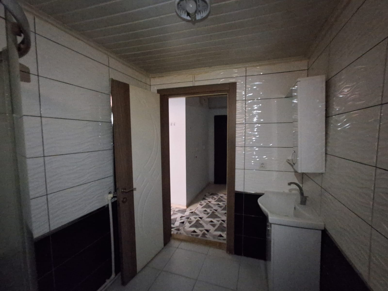 ERENLERDE EMNİYET KARŞISINDA 2+0 KİRALIK DAİRE