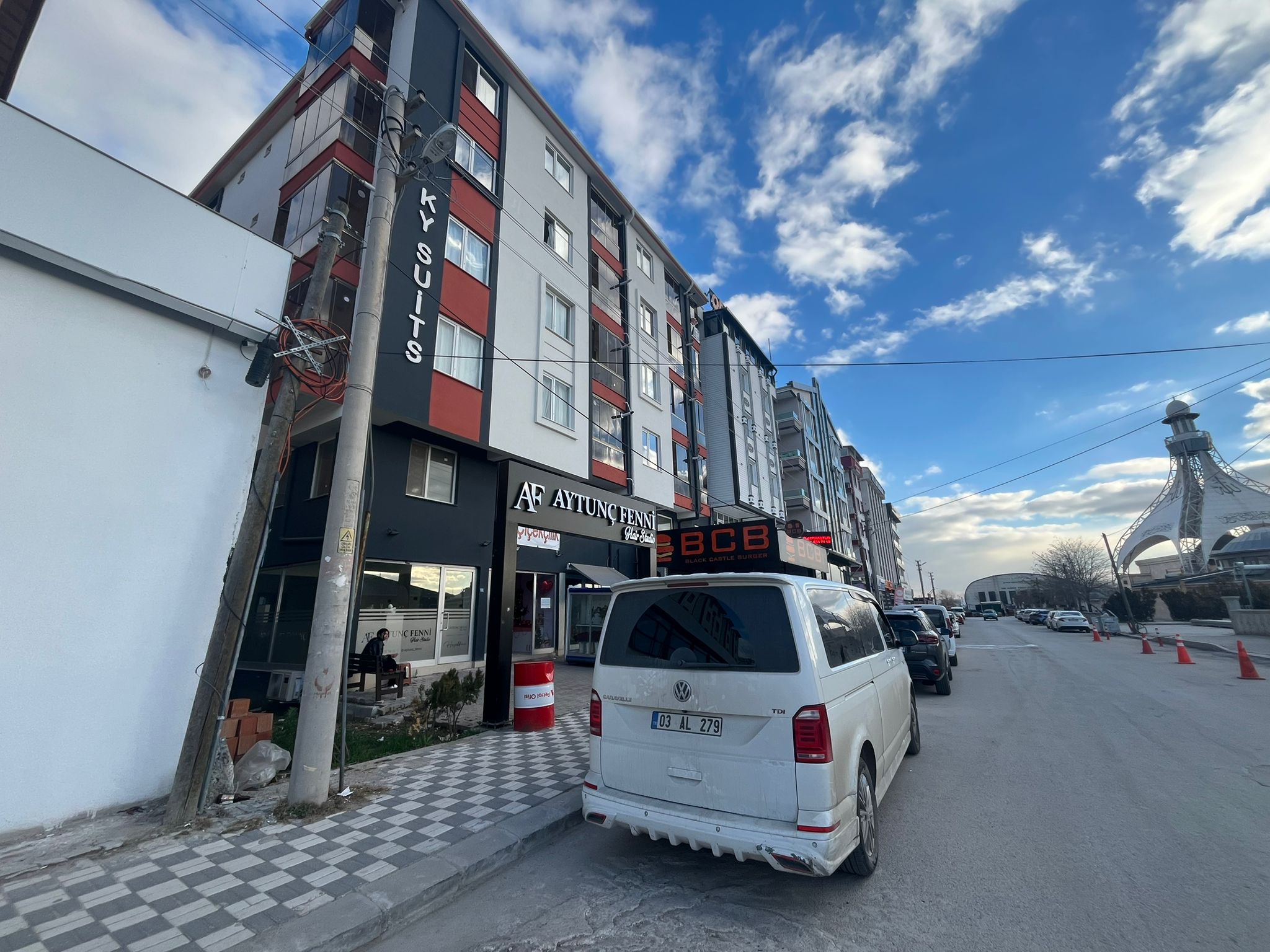 ERENLERDE EMNİYET KARAKOLU KARŞISINDA 2+0 GENİŞ KİRALIK DAİRE