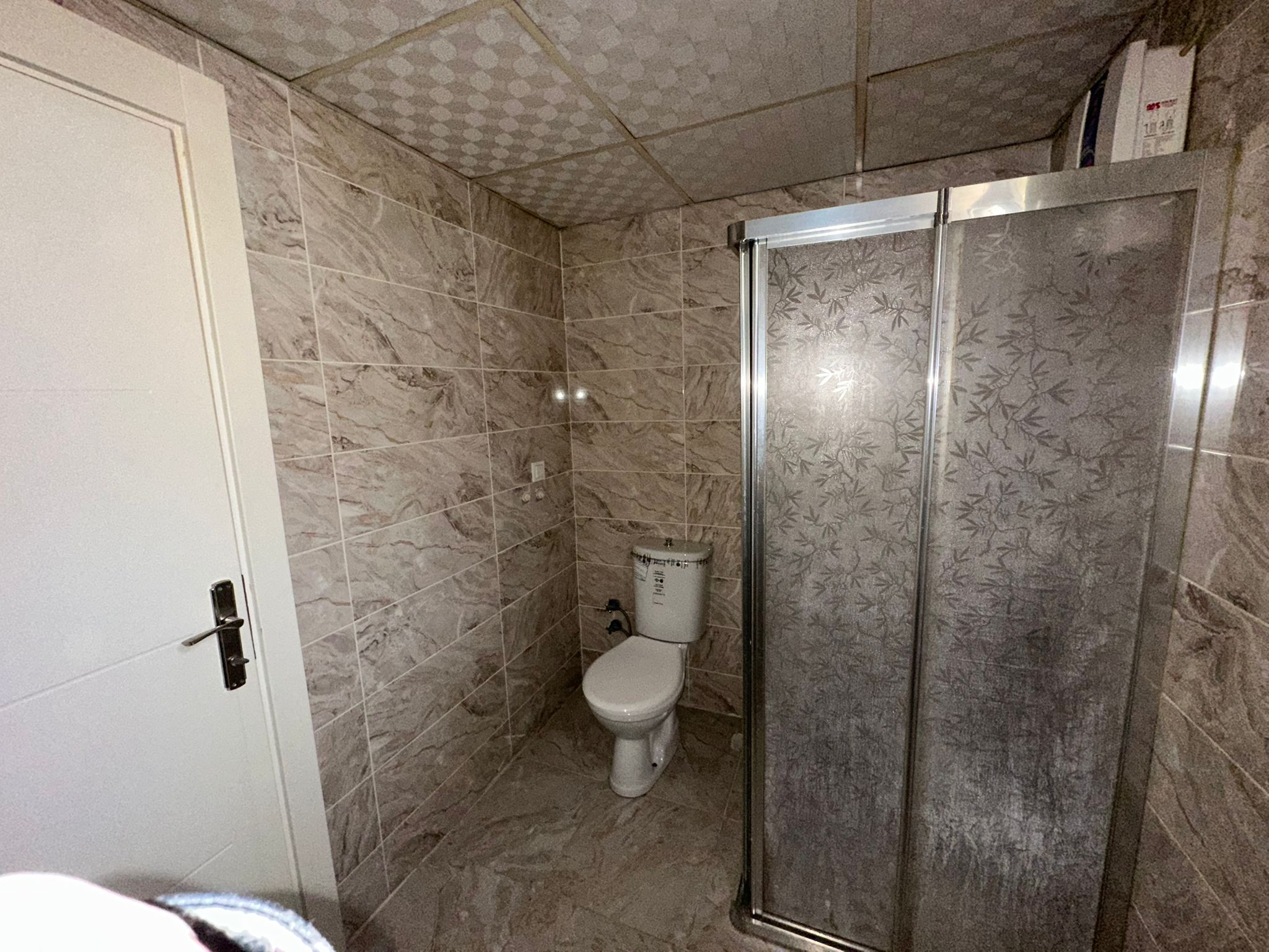 ERENLERDE MERKEZİ KONUMDA GENİŞ 2+0 KİRALIK DAİRE