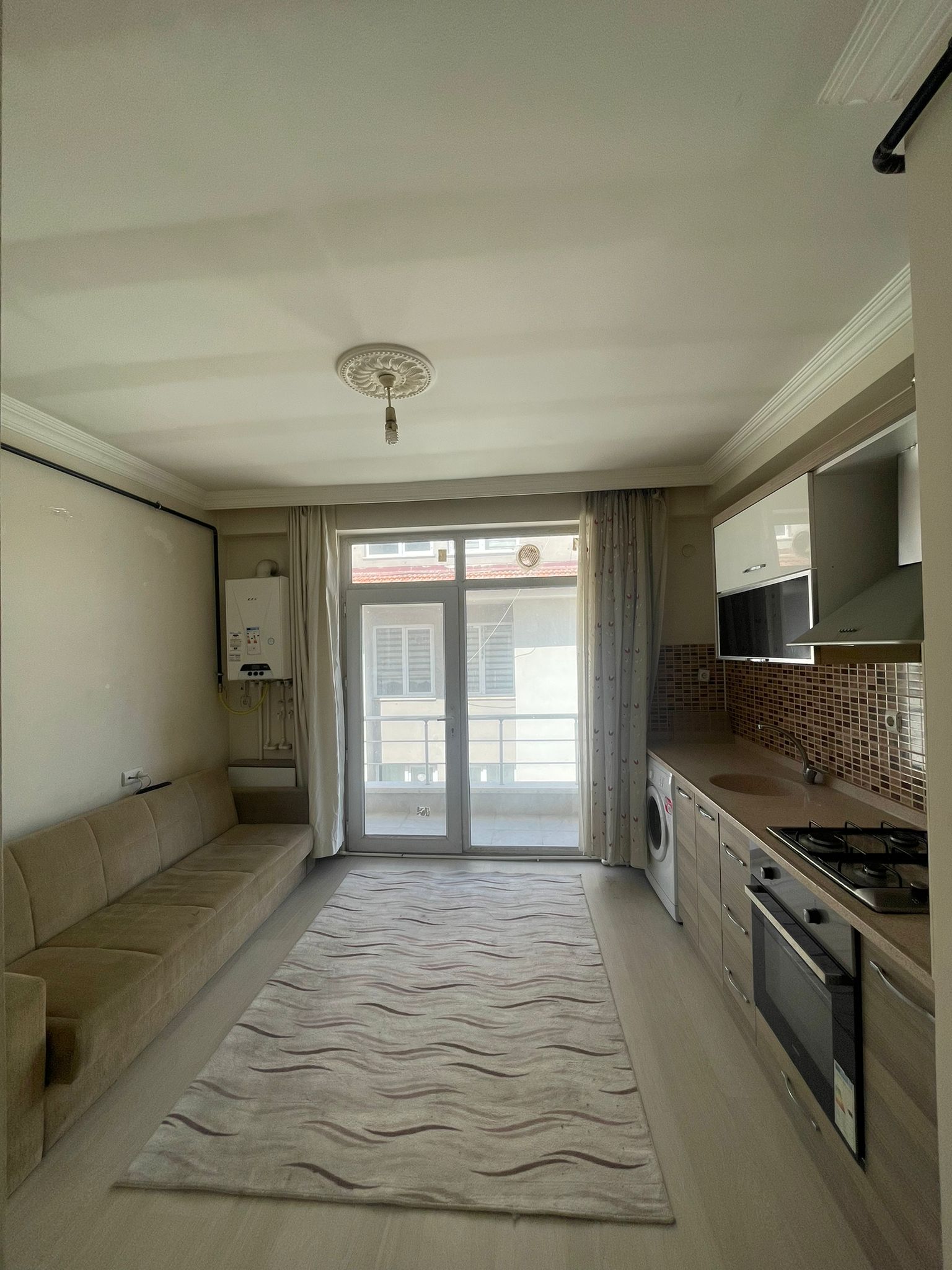 ERENLERDE 1+1 MERKEZİ KONUMDA KİRALIK DAİRE