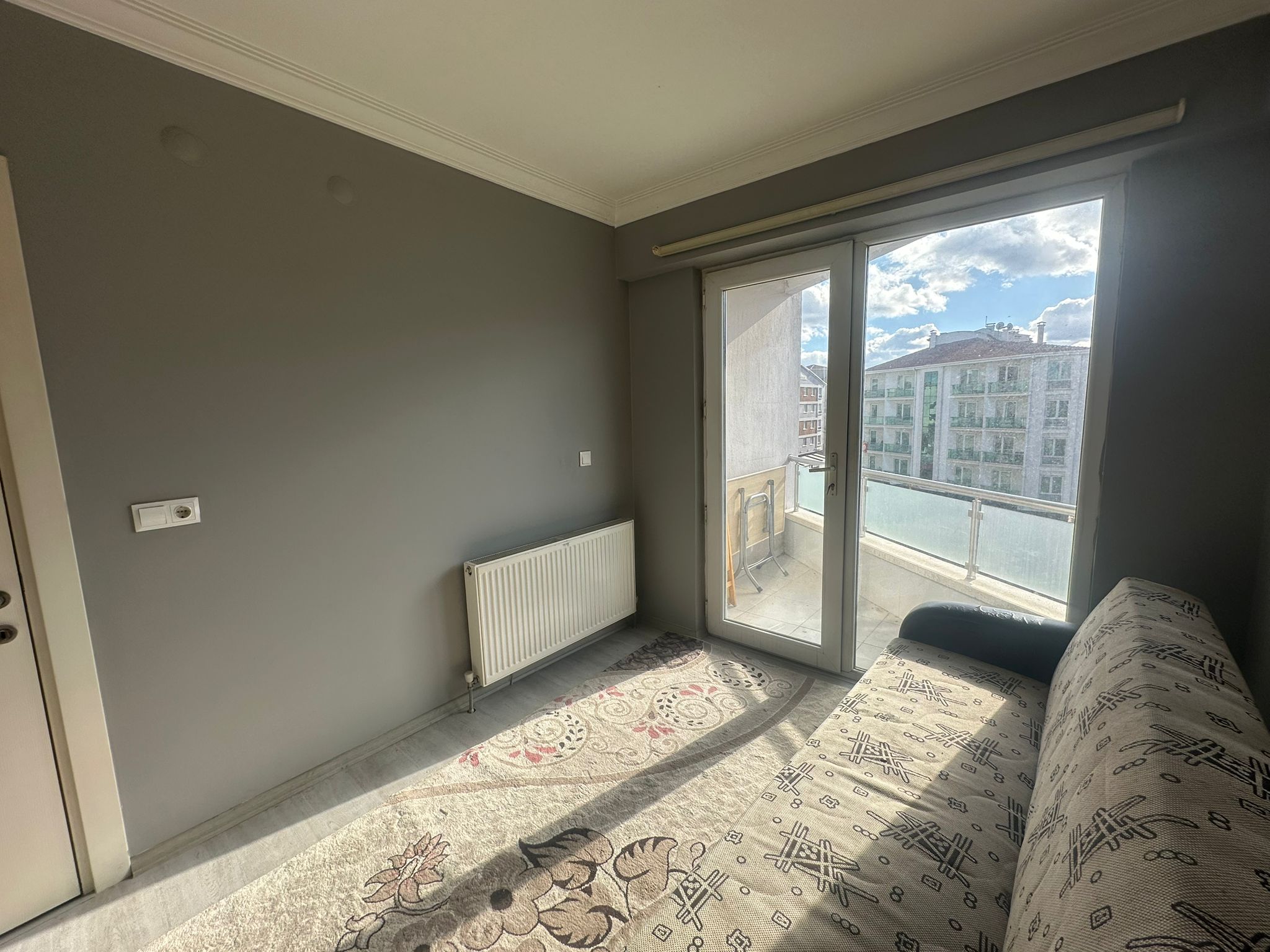 ERENLERDE 2+0 TEMİZ KİRALIK DAİRE 