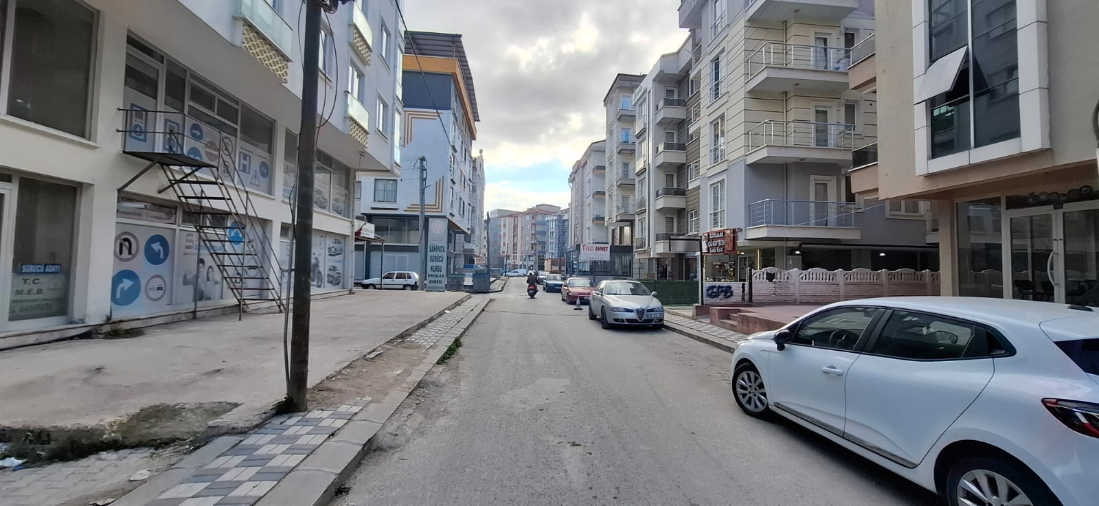 ERENLERDE MERKEZİ KONUMDA 1+1 DAİRE