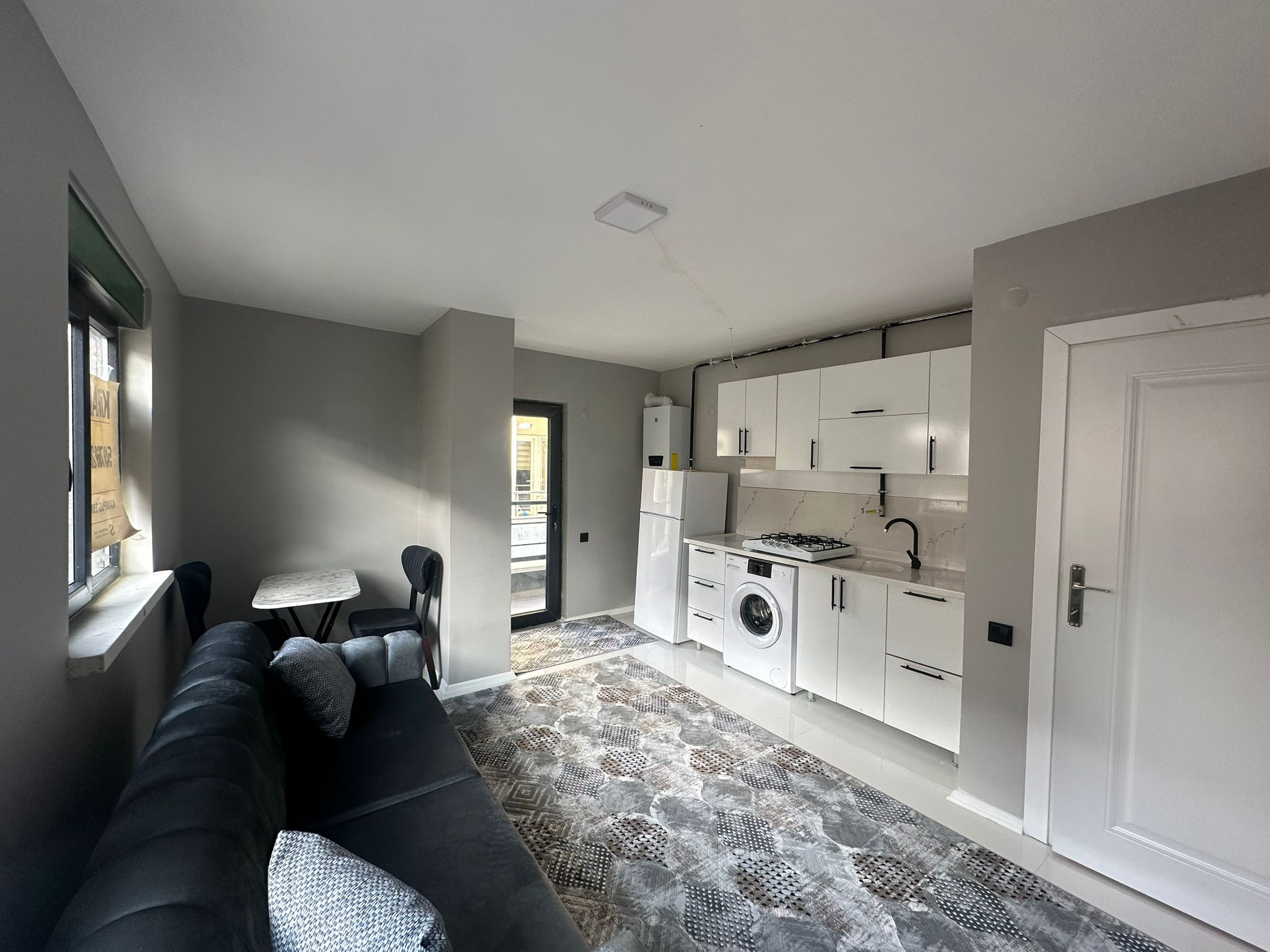 ERENLERDE MERKEZİ KONUMDA 1+1 KİRALIK SIFIR DAİRE