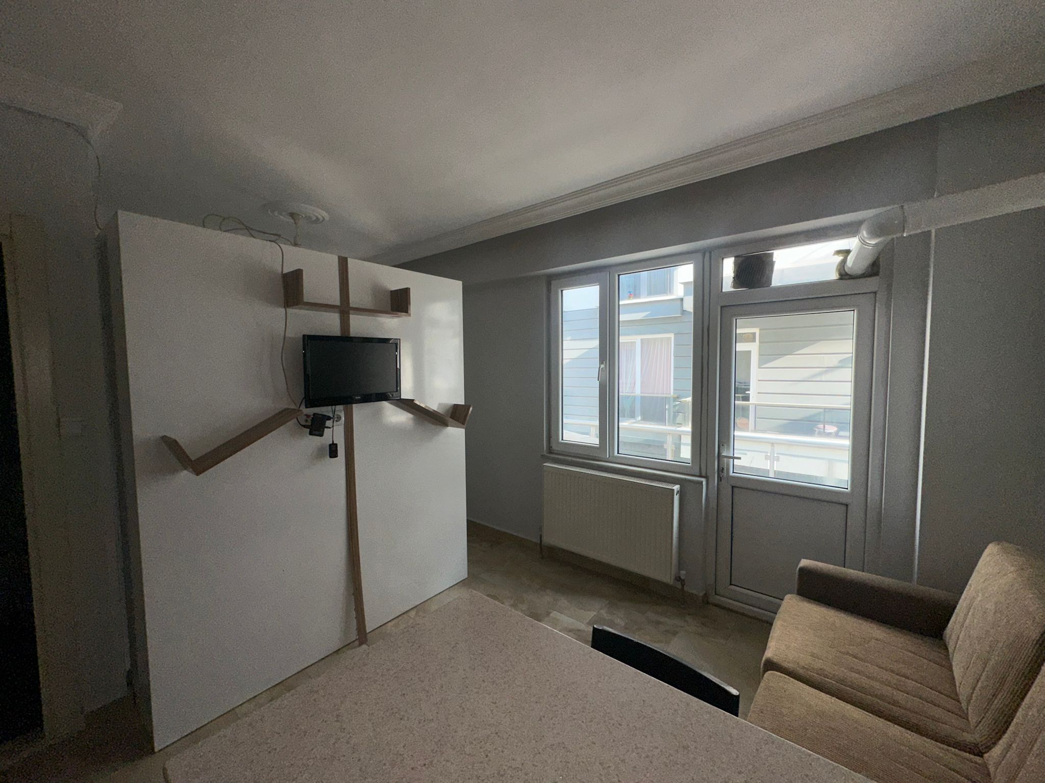 ERENLERDE MERKEZİ KONUMDA 1+1 DAİRE