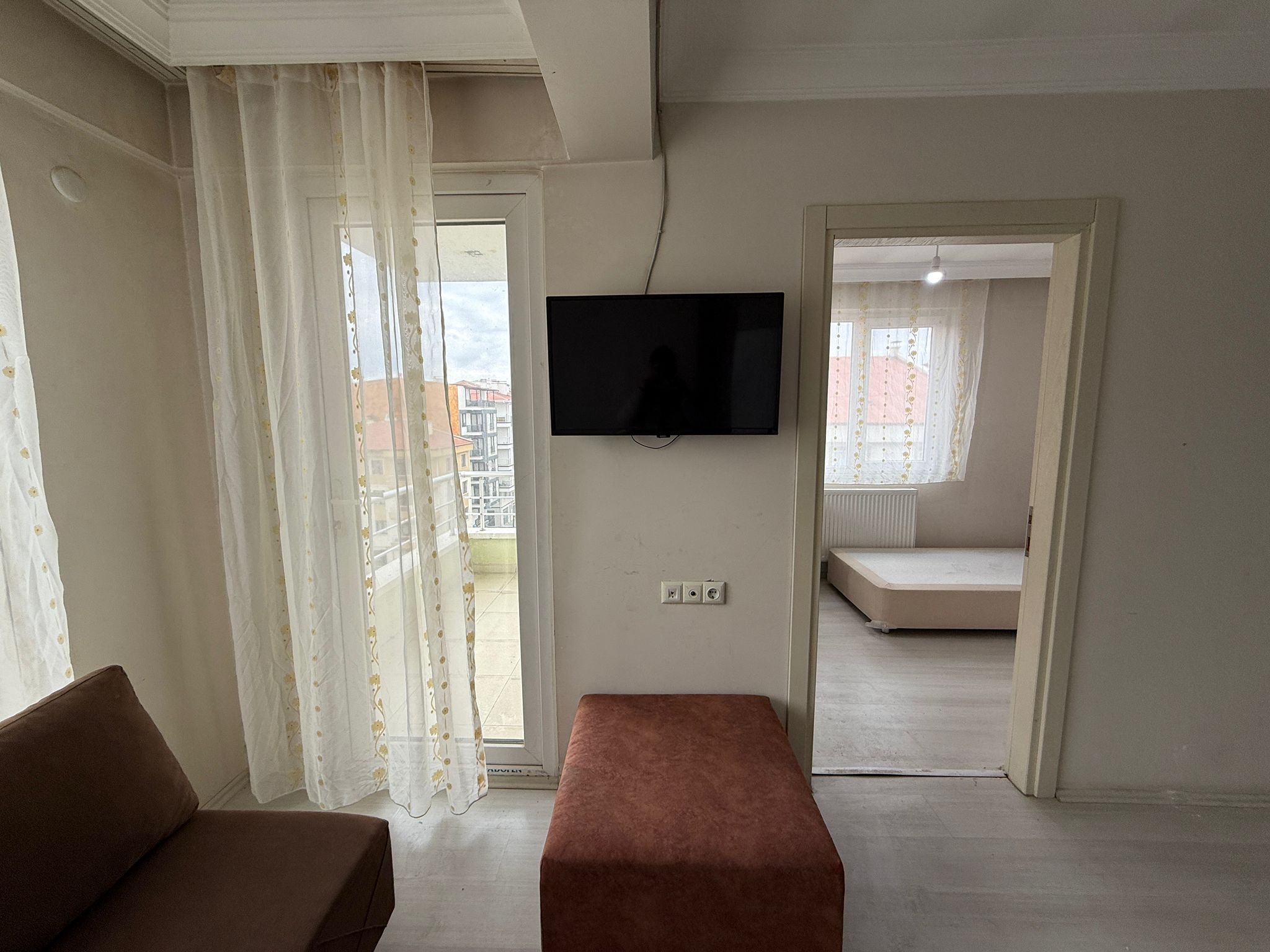 ERENLERDE 2+1 MERKEZİ KONUMDA TEMİZ KİRALIK DAİRE