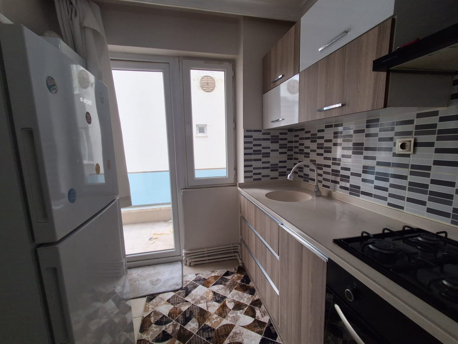 ERENLERDE 2+0 MERKEZİ KONUMDA TEMİZ KİRALIK DAİRE