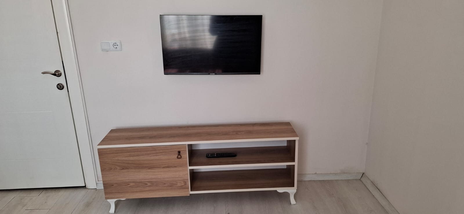 ERENLERDE VETERİNERLİK KARŞISINDA 2+0 TEMİZ KİRALIK DAİRE