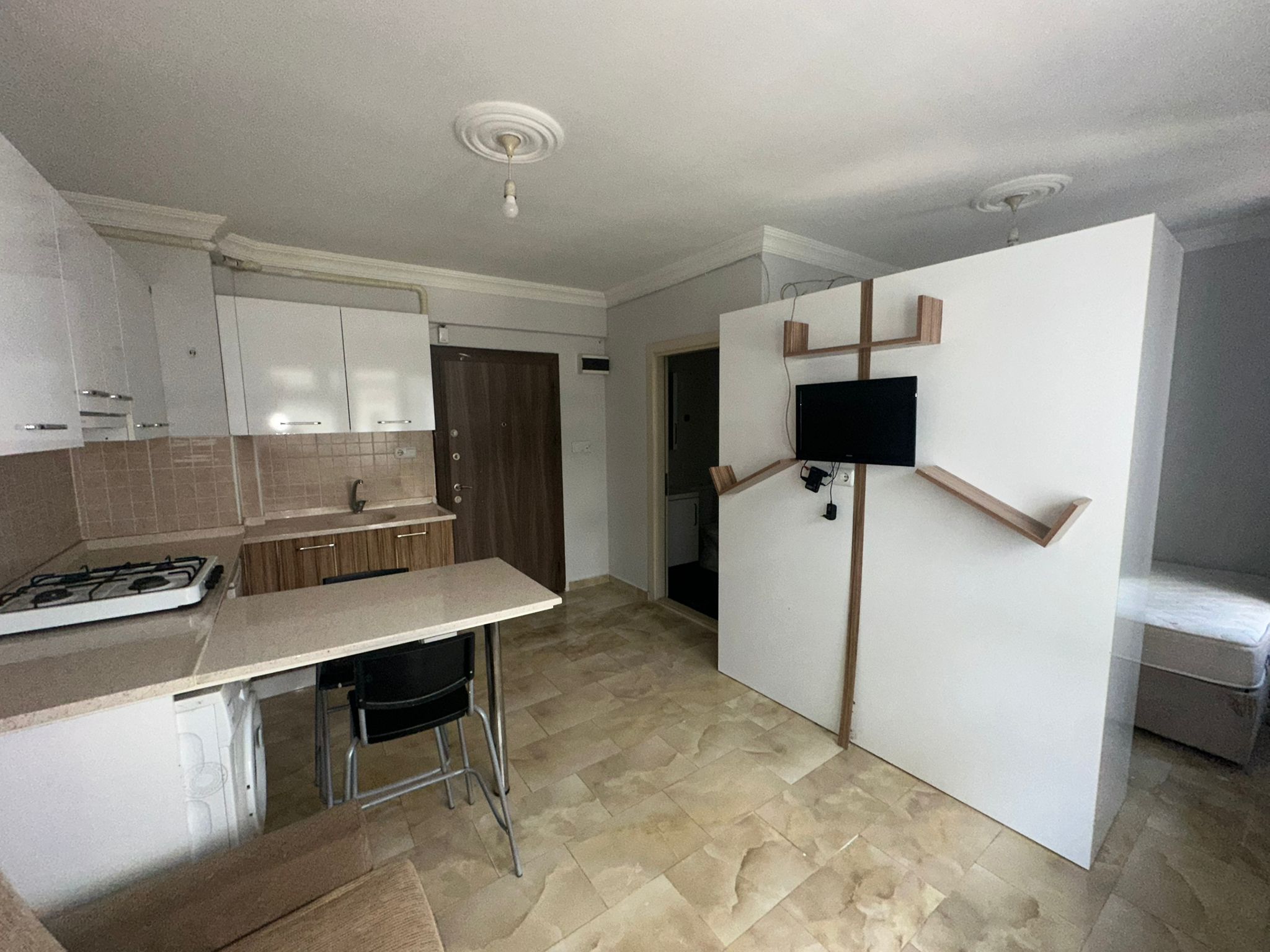 ERENLERDE MERKEZİ KONUMDA 1+0 KİRALIK DAİRE