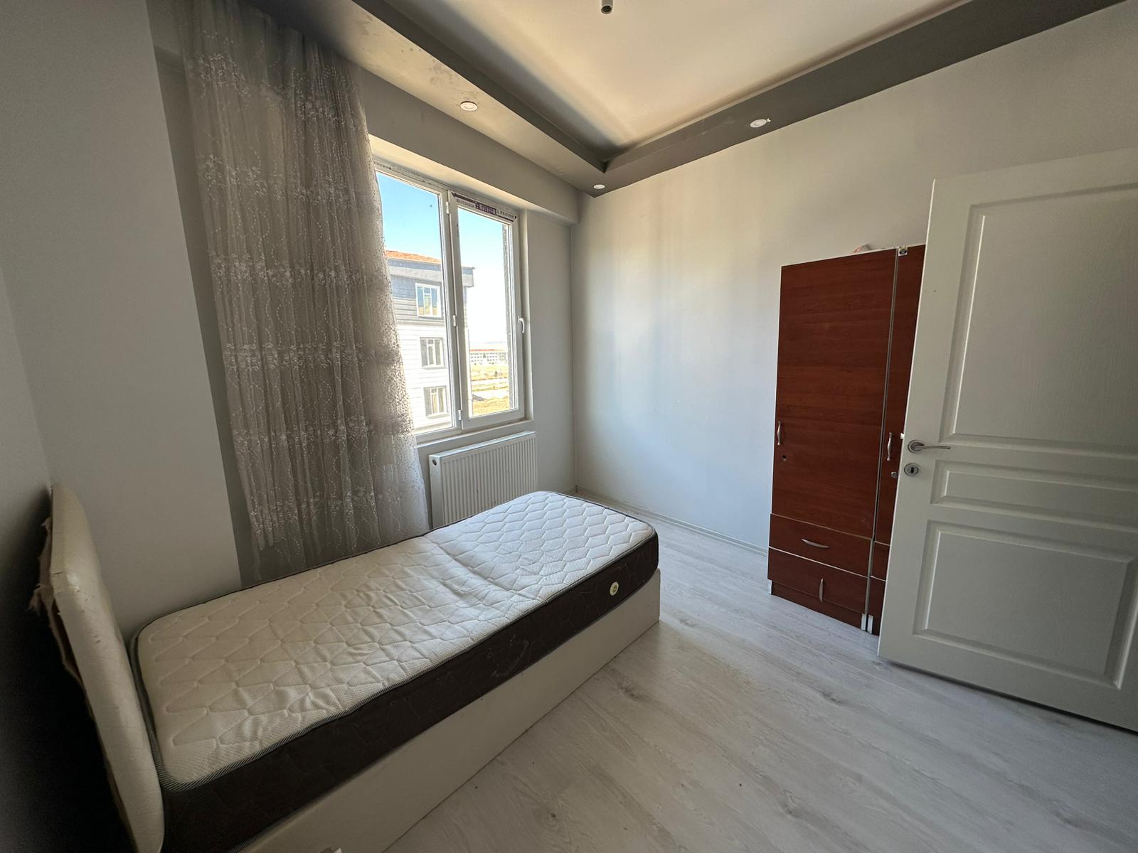 ERENLERDE 2+0 VETERİNERLİK KARŞISINDA KİRALIK DAİRE