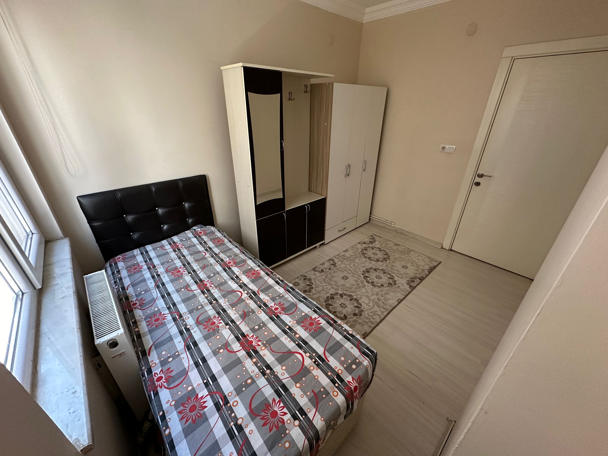 ERENLERDE MERKEZİ KONUMDA 2+0 FIRSAT DAİRE