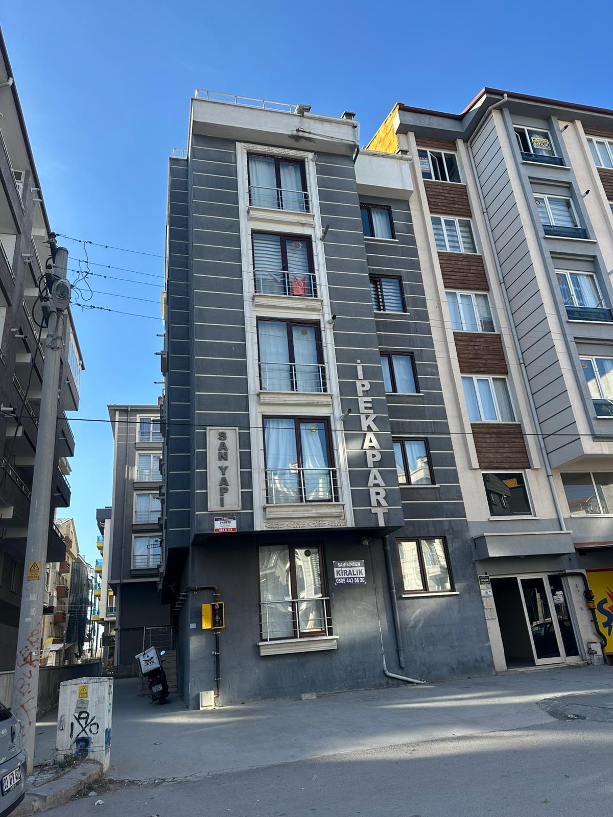 ERENLERDE MERKEZİ KONUMDA 1+1 SATILIK DAİRE