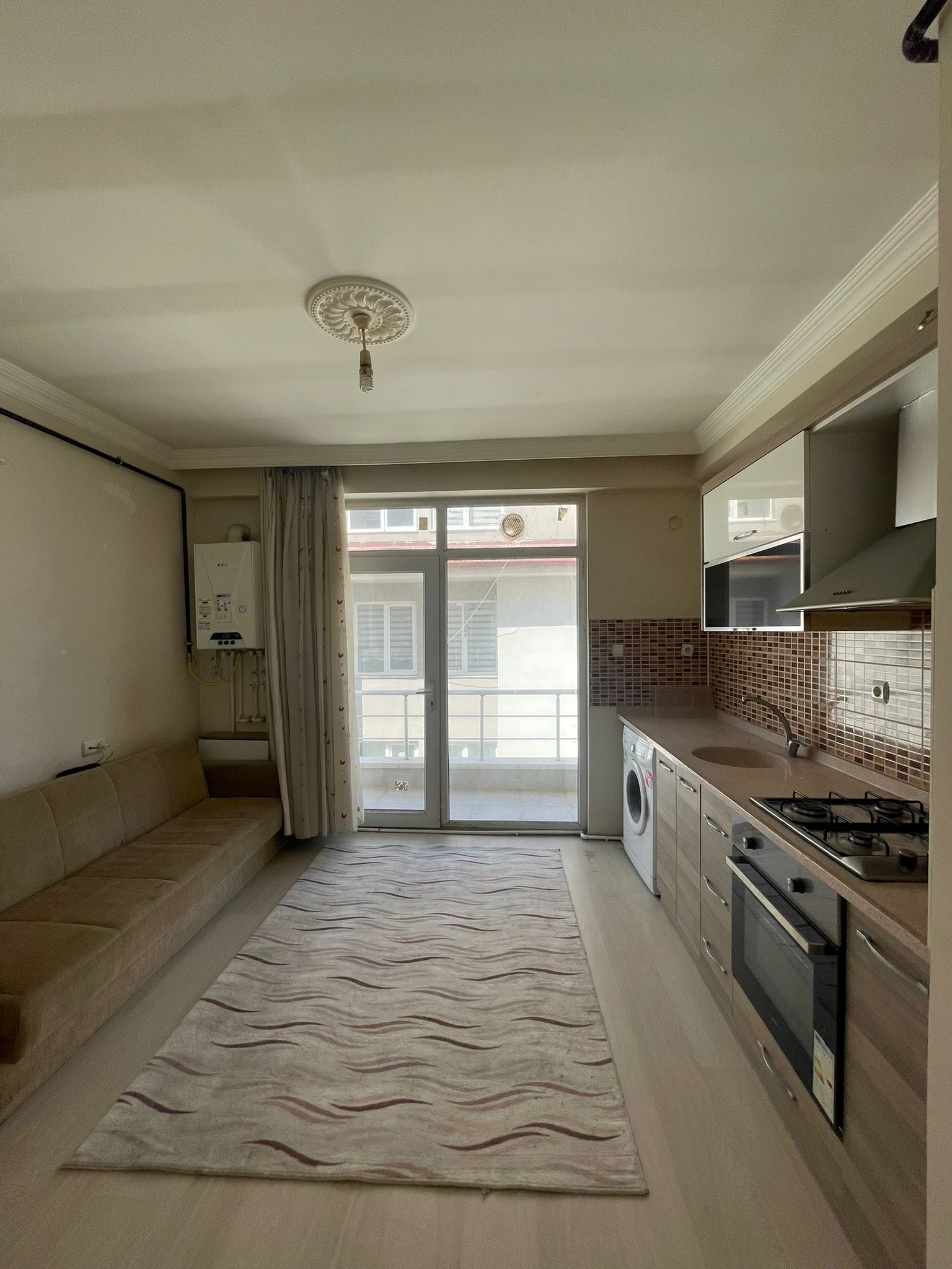 ERENLERDE 1+1 MERKEZİ KONUMDA KİRALIK DAİRE