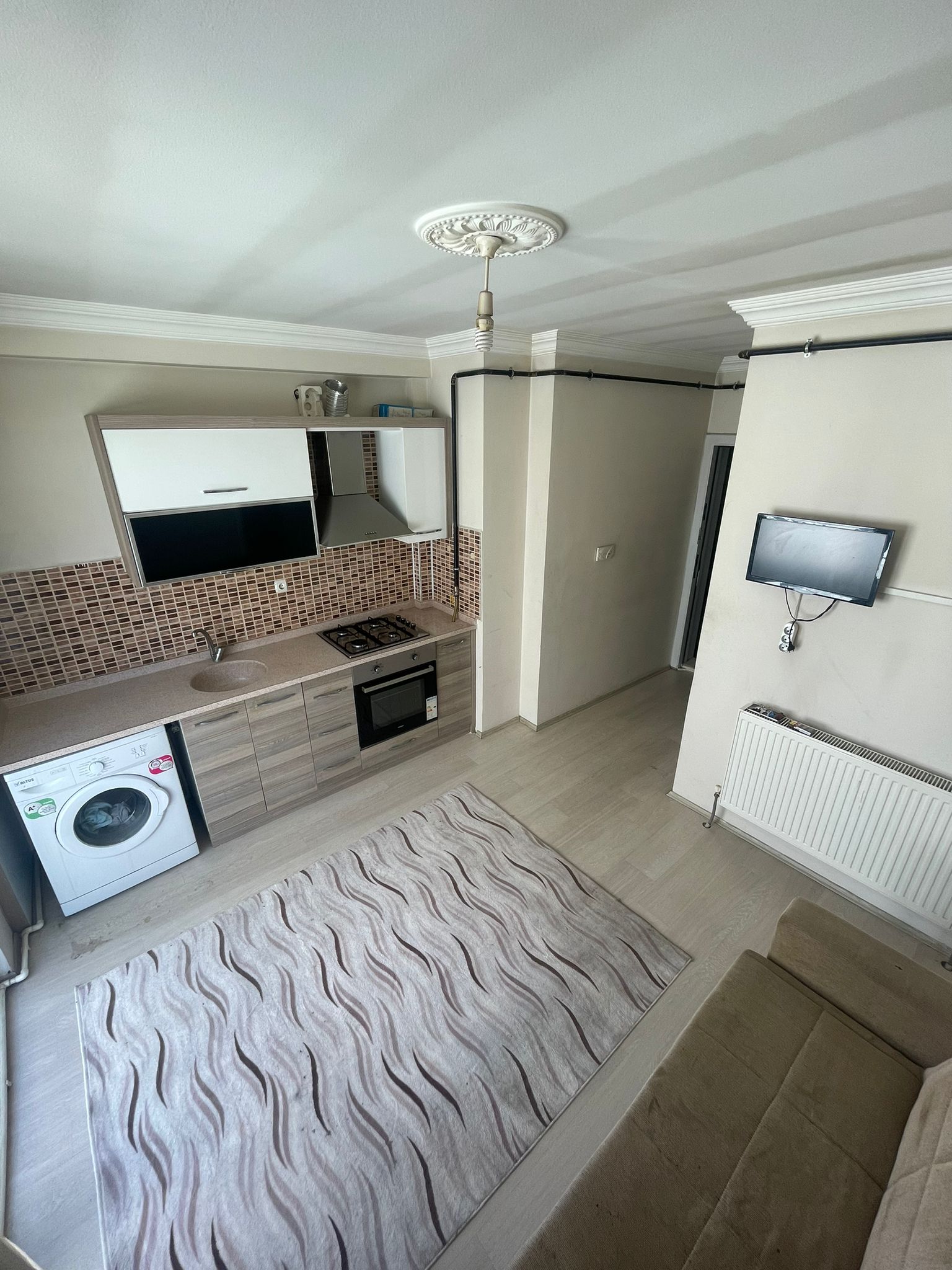 ERENLERDE 1+1 MERKEZİ KONUMDA KİRALIK DAİRE