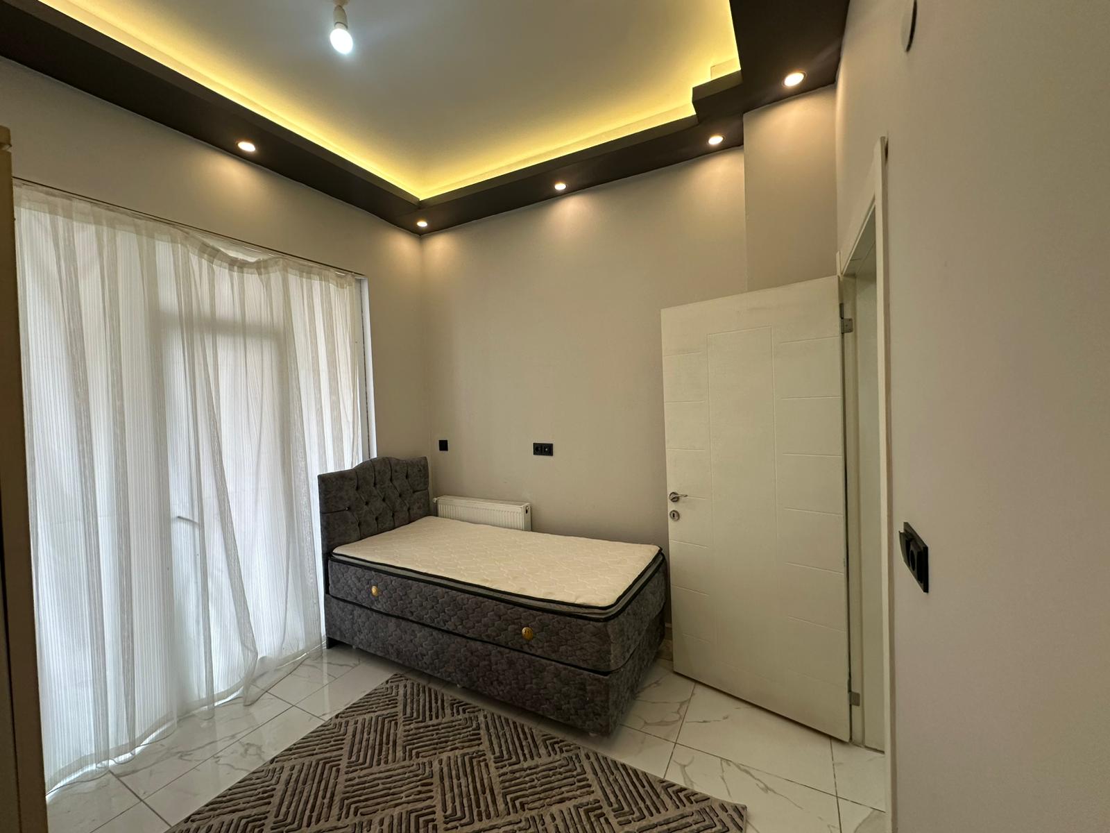 ERENLERDE MERKEZİ KONUMDA 2+0 SATILIK DAİRE